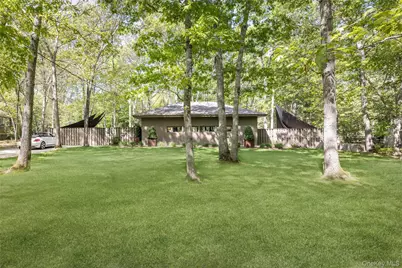 13 Bittersweet Avenue, Hampton Bays, NY 11946 - Photo 34