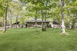 13 Bittersweet Ave, Hampton Bays, NY 11946 - Photo 34