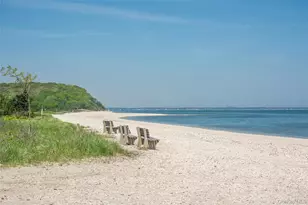 13 Bittersweet Ave, Hampton Bays, NY 11946 - Photo 36