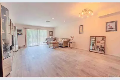 2355 Pershing Boulevard #704, Baldwin, NY 11510 - Photo 6