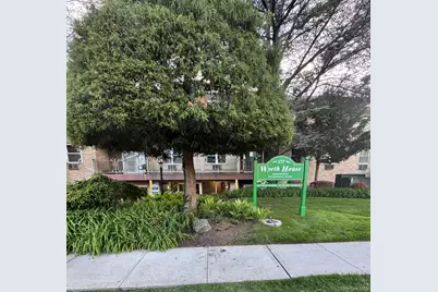 157 Hempstead Avenue #B6, Lynbrook, NY 11563 - Photo 1