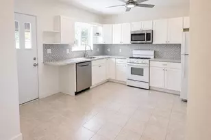 164-22 Grand Central Pkwy, Jamaica, NY 11432 - Photo 2