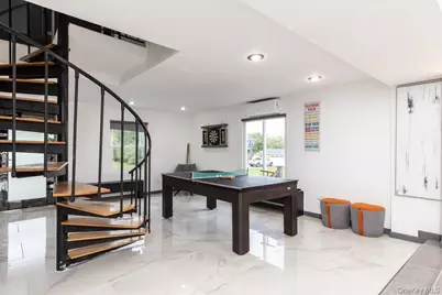 200 Clocks Boulevard, Massapequa, NY 11758 - Photo 10
