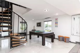 200 Clocks Blvd, Massapequa, NY 11758 - Photo 10