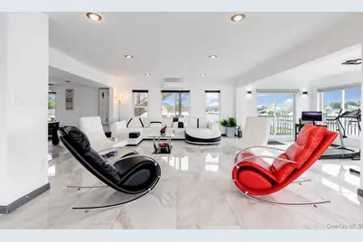 200 Clocks Boulevard, Massapequa, NY 11758 - Photo 4