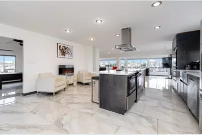 200 Clocks Boulevard, Massapequa, NY 11758 - Photo 8