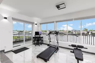 200 Clocks Blvd, Massapequa, NY 11758 - Photo 24