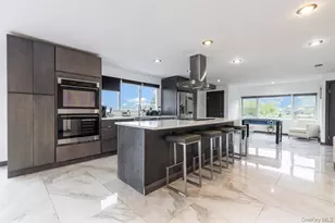 200 Clocks Blvd, Massapequa, NY 11758 - Photo 2