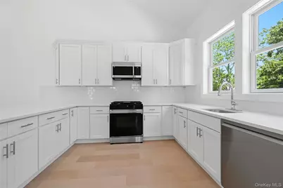 19 Montauk Highway #7, Westhampton, NY 11977 - Photo 6