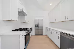 19 Montauk Hwy, Westhampton, NY 11977 - Photo 6