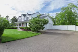 506 Twomey Ave, Calverton, NY 11933 - Photo 2
