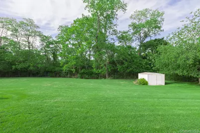 506 Twomey Avenue, Calverton, NY 11933 - Photo 38