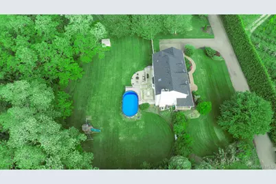 506 Twomey Avenue, Calverton, NY 11933 - Photo 44
