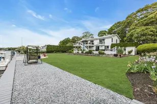 6 Mill Pond Rd, Hampton Bays, NY 11946 - Photo 32