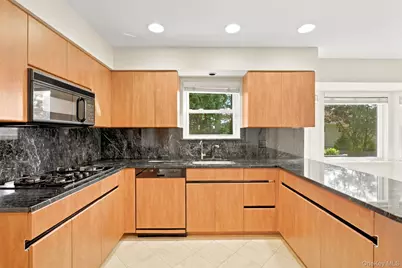 23 Carriage Court, Scarsdale, NY 10583 - Photo 10