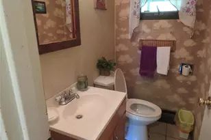 440 Spangle Dr, North Babylon, NY 11703 - Photo 8
