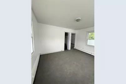 [Address not provided], Levittown, NY 11756 - Photo 12