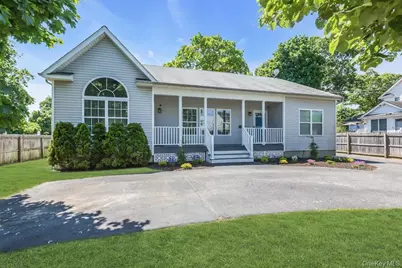 2 Lincoln Avenue, Islip Terrace, NY 11752 - Photo 1