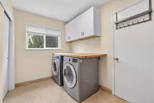 3 Leir Ct, White Plains, NY 10605 - Photo 16