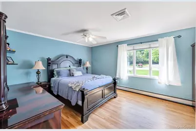 10 S Lot Road, Smithtown, NY 11787 - Photo 18