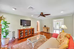 10 S Lot Rd, Smithtown, NY 11787 - Photo 16