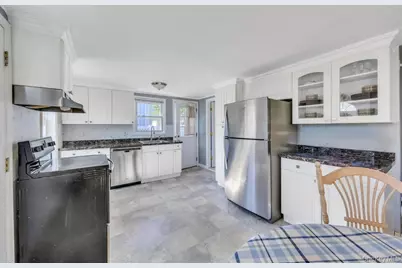 66 Oxhead Road, Centereach, NY 11720 - Photo 18