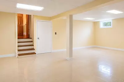 180 Sutton Manor Road, New Rochelle, NY 10801 - Photo 6