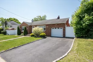 330 Woods Rd, North Babylon, NY 11703 - Photo 2