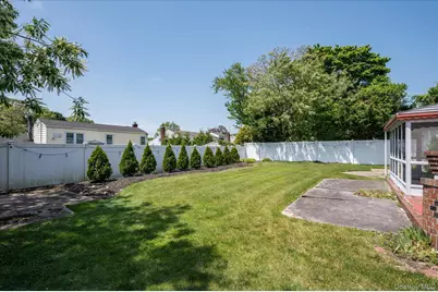 330 Woods Road, North Babylon, NY 11703 - Photo 18