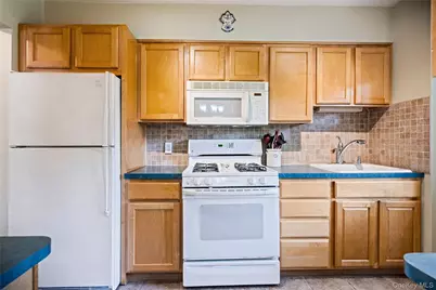 1 Edwards Street #2D, Roslyn Heights, NY 11577 - Photo 8