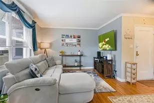 1 Edwards St, Roslyn Heights, NY 11577 - Photo 18