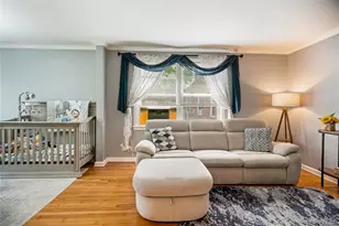 1 Edwards St, Roslyn Heights, NY 11577 - Photo 16