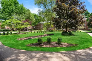 1 Edwards St, Roslyn Heights, NY 11577 - Photo 4