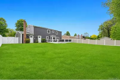 20 Canterbury Court, Oakdale, NY 11769 - Photo 38