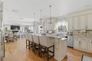 27 Davison Pl, Rockville Centre, NY 11570 - Photo 16