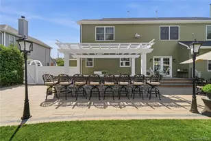 27 Davison Pl, Rockville Centre, NY 11570 - Photo 40