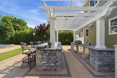 27 Davison Place, Rockville Centre, NY 11570 - Photo 36