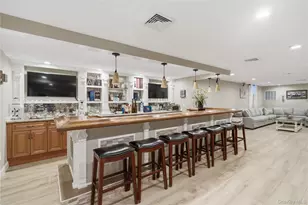 27 Davison Pl, Rockville Centre, NY 11570 - Photo 4