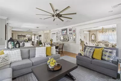 27 Davison Place, Rockville Centre, NY 11570 - Photo 14