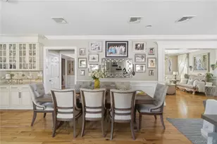 27 Davison Pl, Rockville Centre, NY 11570 - Photo 20