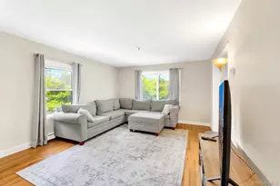 39 Bradley St, Dobbs Ferry, NY 10522 - Photo 2
