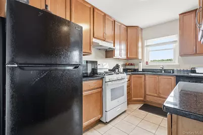 1879 Crompond Road #F3, Peekskill, NY 10566 - Photo 8