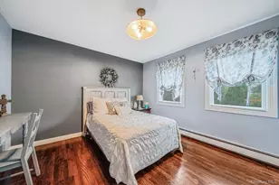 262 W 9th St, Deer Park, NY 11729 - Photo 22