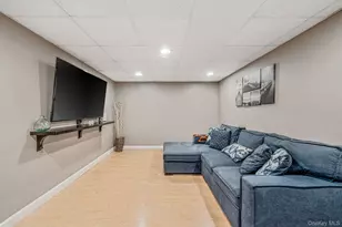 262 W 9th St, Deer Park, NY 11729 - Photo 26