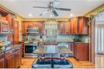 262 W 9th Street, Deer Park, NY 11729 - Photo 16