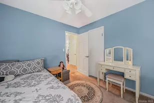 10 Gordon Ave, Westbury, NY 11590 - Photo 16