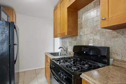900 Midland Avenue #2D, Yonkers, NY 10704 - Photo 4