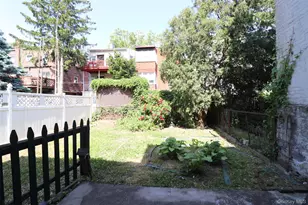 1918 Holland Ave, Bronx, NY 10462 - Photo 12