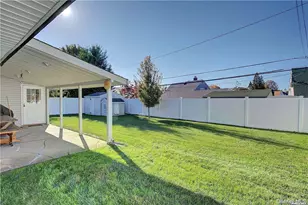 44 Return Ln, Levittown, NY 11756 - Photo 22
