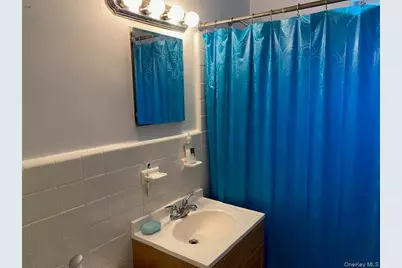 254-25 75th Avenue #2nd fl, Glen Oaks, NY 11004 - Photo 12